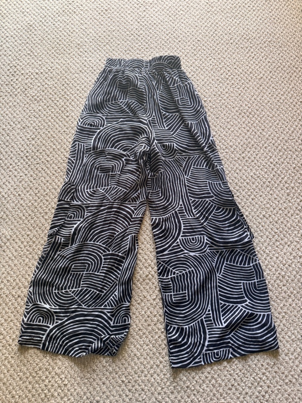 AKIRA Never Ending Hills Wide Leg Cargo Pants SIZE: SMALL - Picture 12 of 15